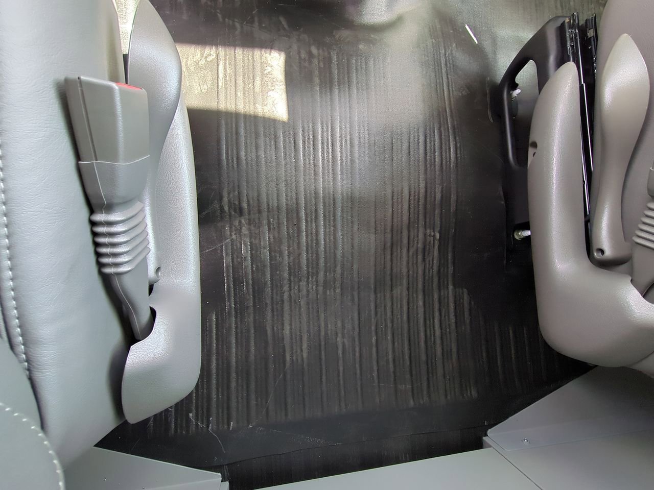 2025 Chevrolet Express Cargo Work Van - Photo 33