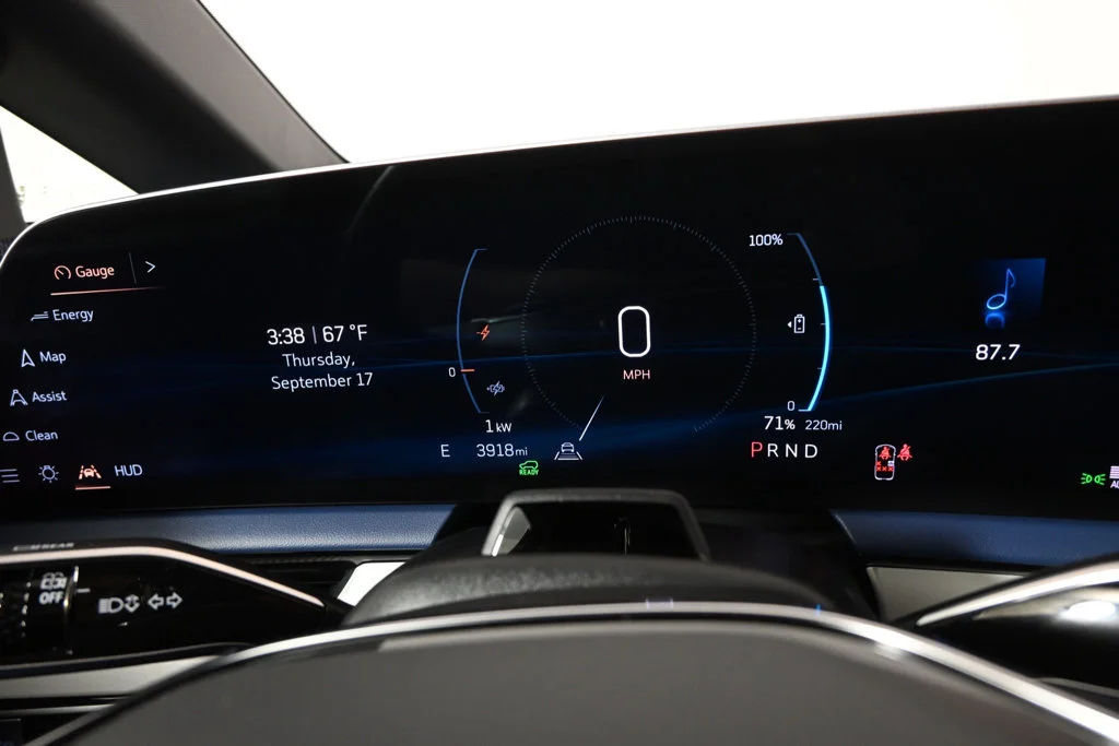 2026 Cadillac OPTIQ Premium Luxury - Photo 25