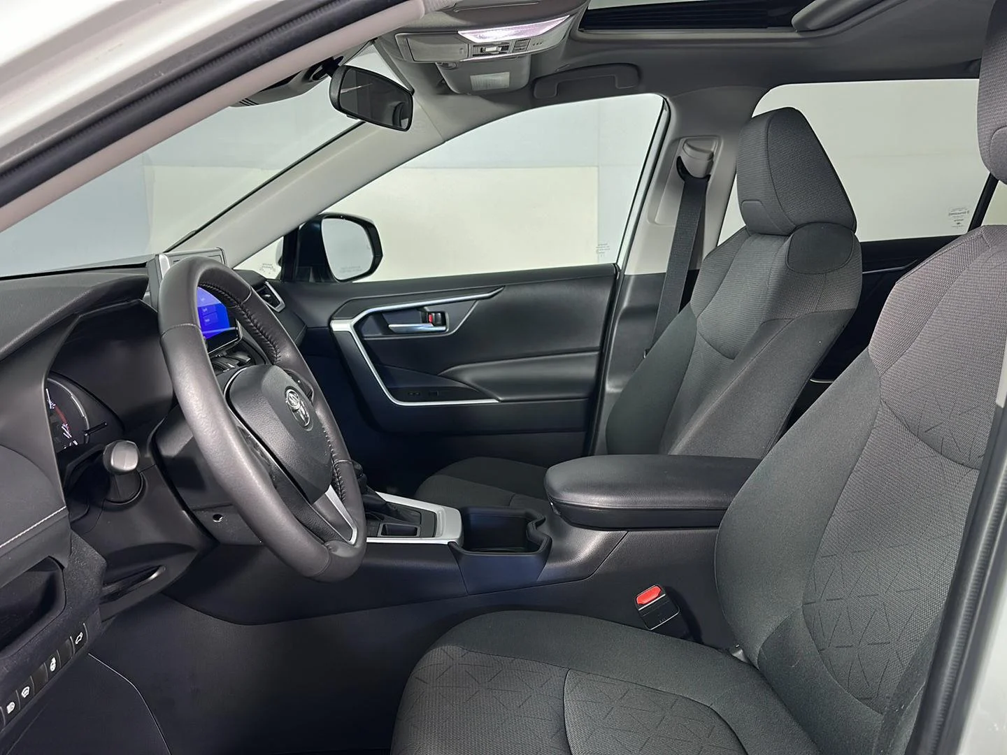 Used 2024 Ice Cap Toyota XLE image 6
