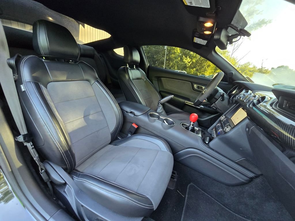 Used 2019 Black Ford Shelby GT350 image 17