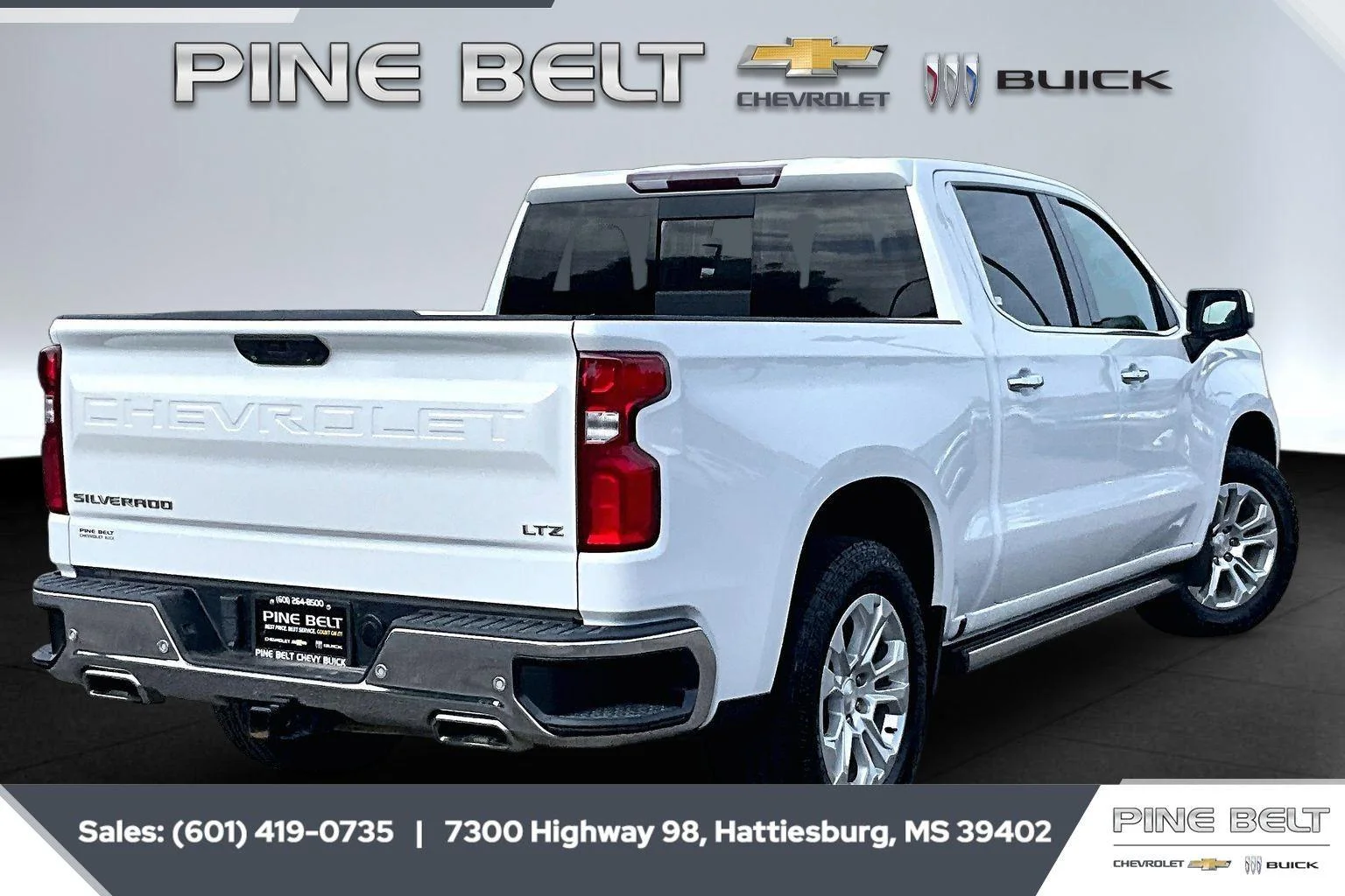 Used 2022 Summit White Chevrolet LTZ image 12