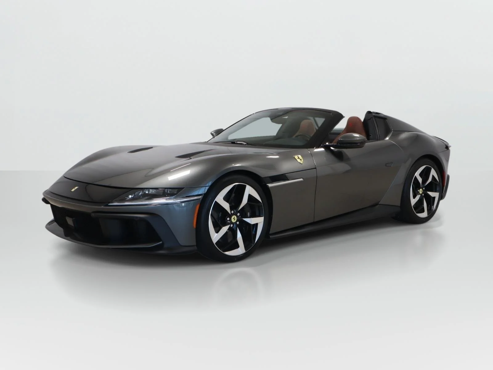 Used 2026 Grigio Silverstone Ferrari Spider image 1