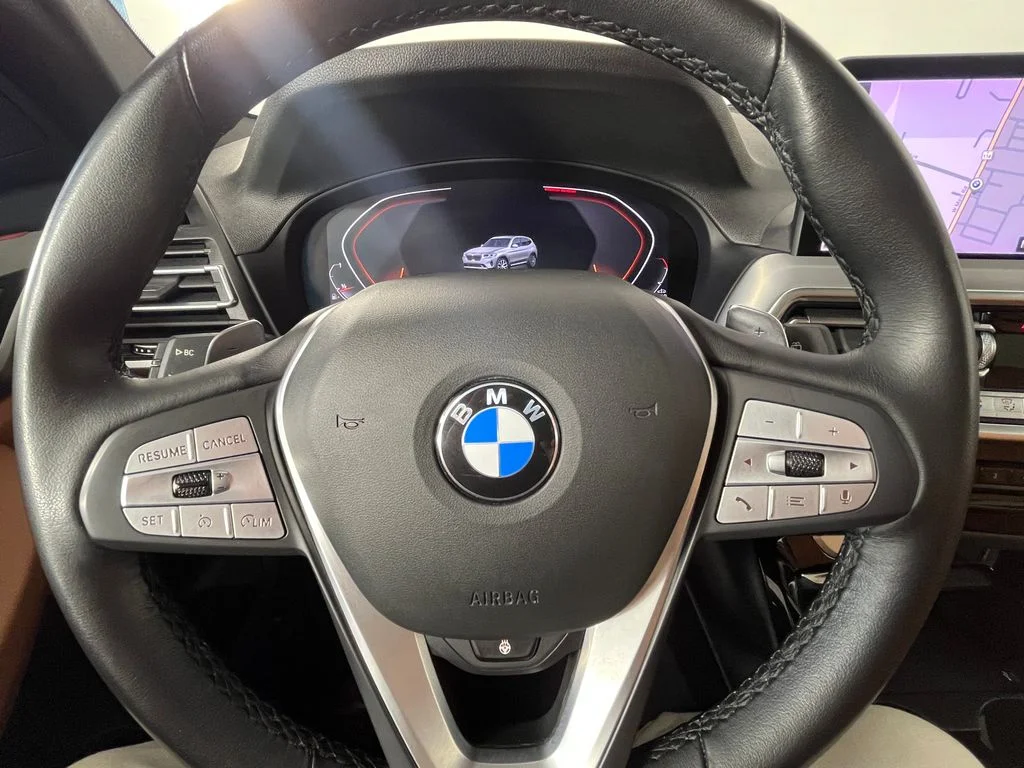 Used 2024 Gray BMW xDrive30i image 9