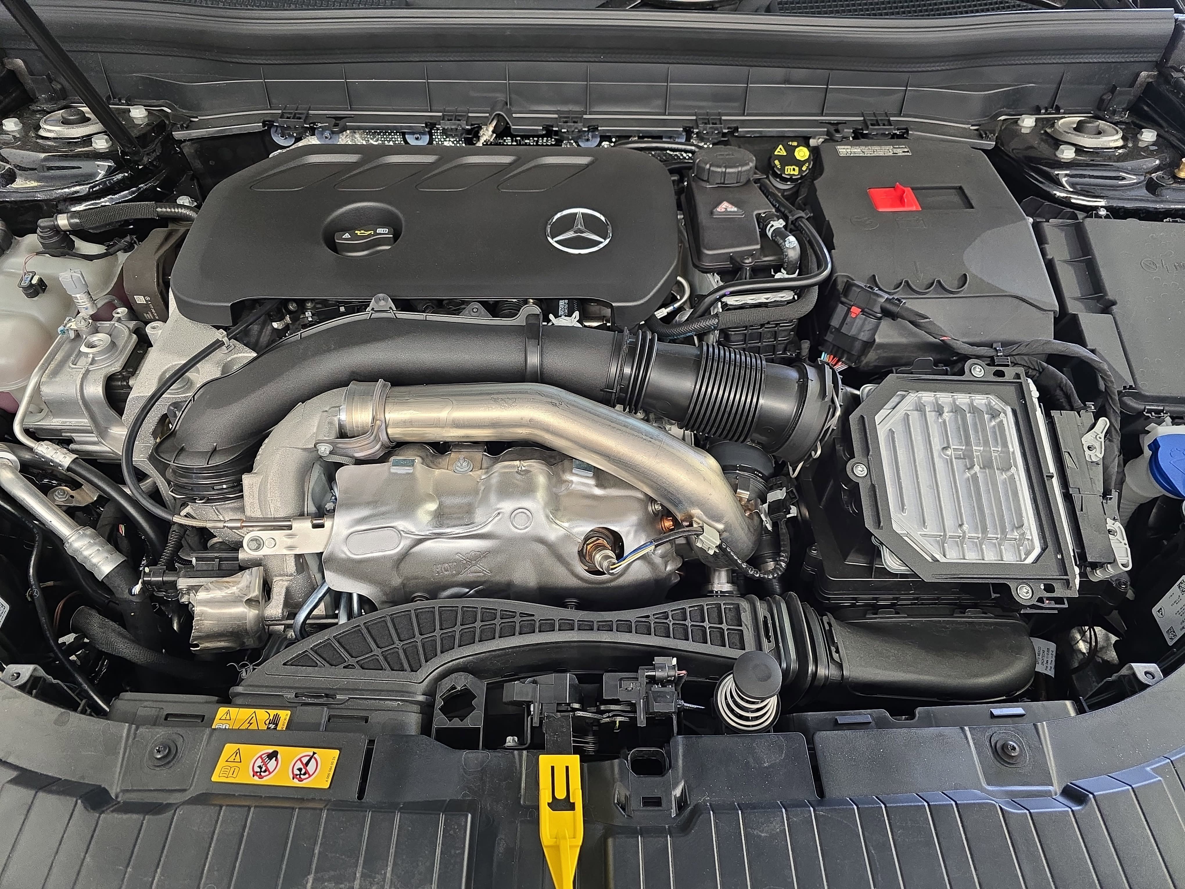 New 2026 Night Black Mercedes-Benz GLB250 image 31