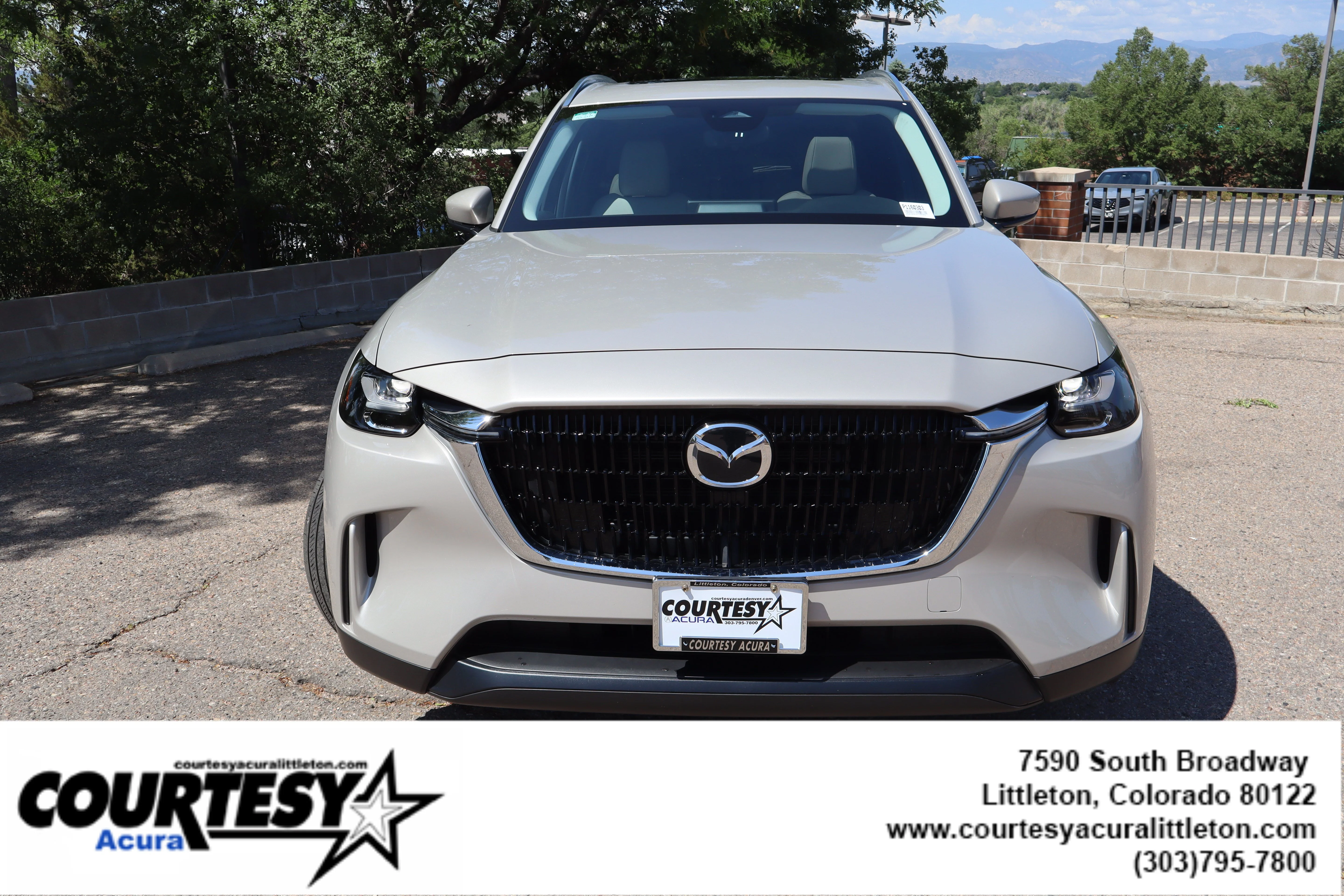 Used 2024 Platinum Quartz Mazda Preferred image 2
