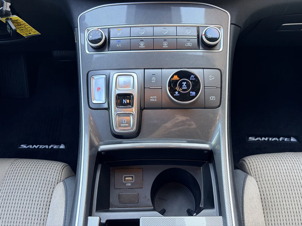 Used 2023 Twilight Black Hyundai SE image 17