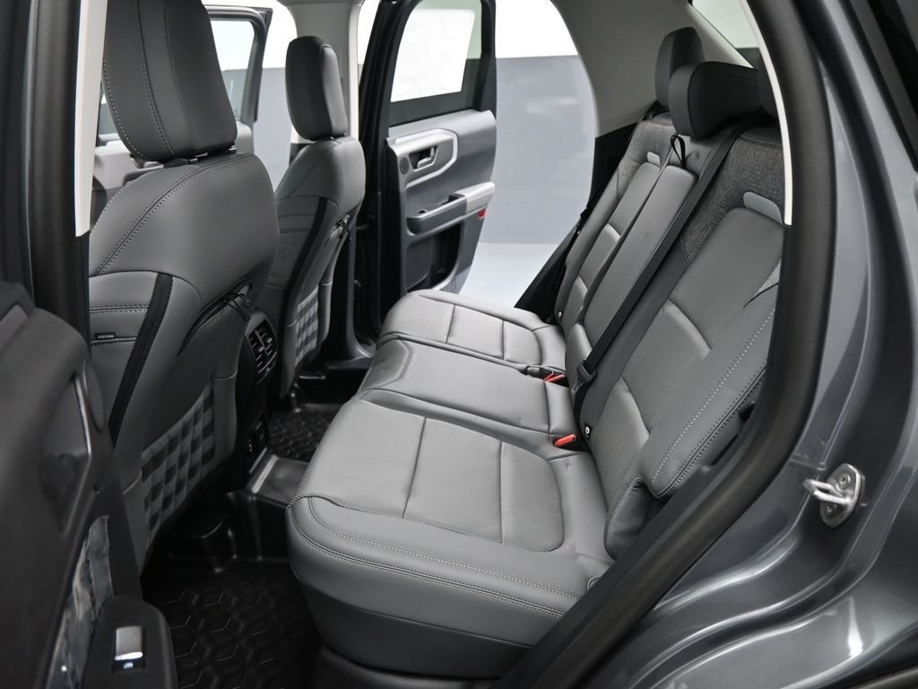 New 2026 Carbonized Gray Metallic Ford Badlands image 15