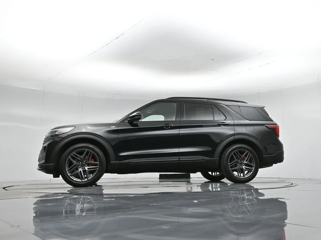 New 2026 Agate Black Metallic Ford ST-Line image 51