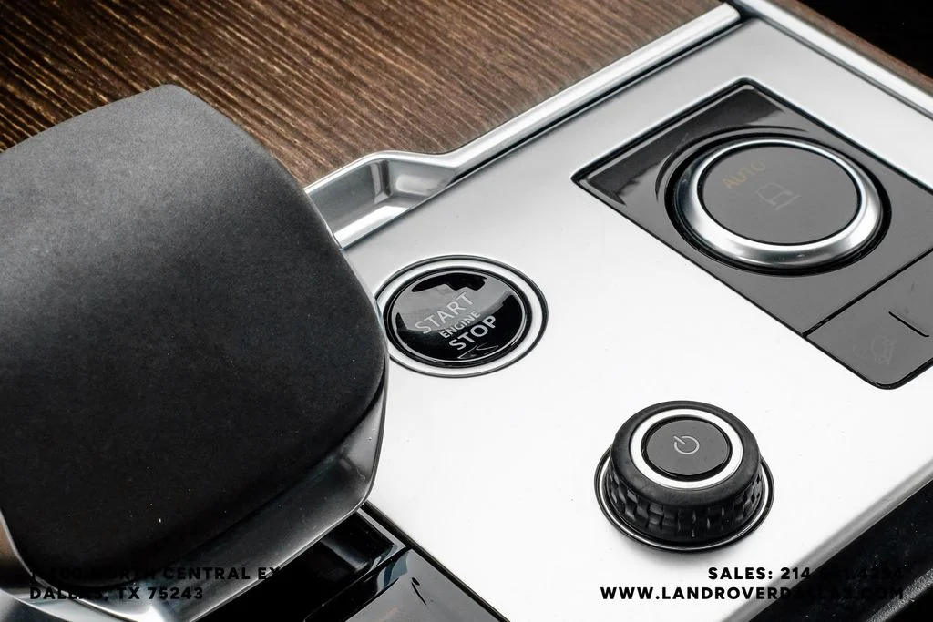 Used 2023 Grey Land Rover SE image 20