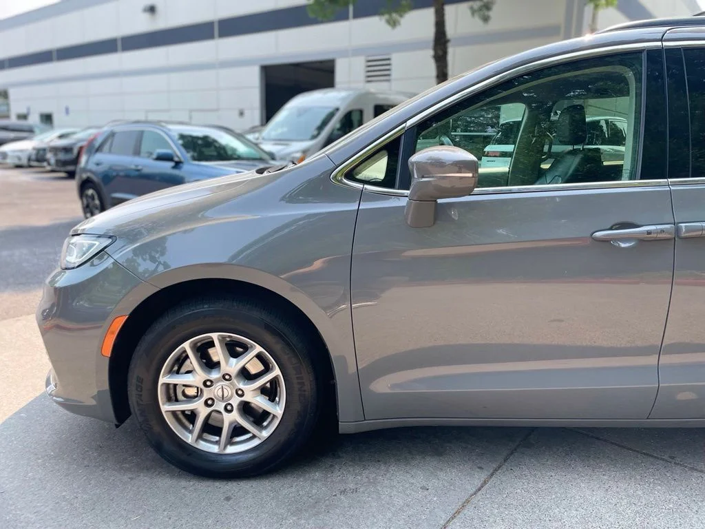 Used 2022 Gray Clearcoat Chrysler Touring L image 8
