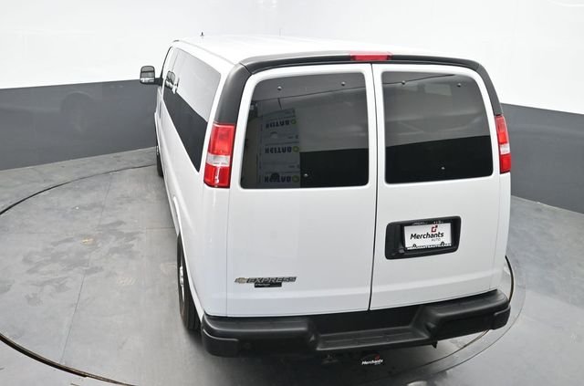 Used 2024 White Chevrolet LS image 28