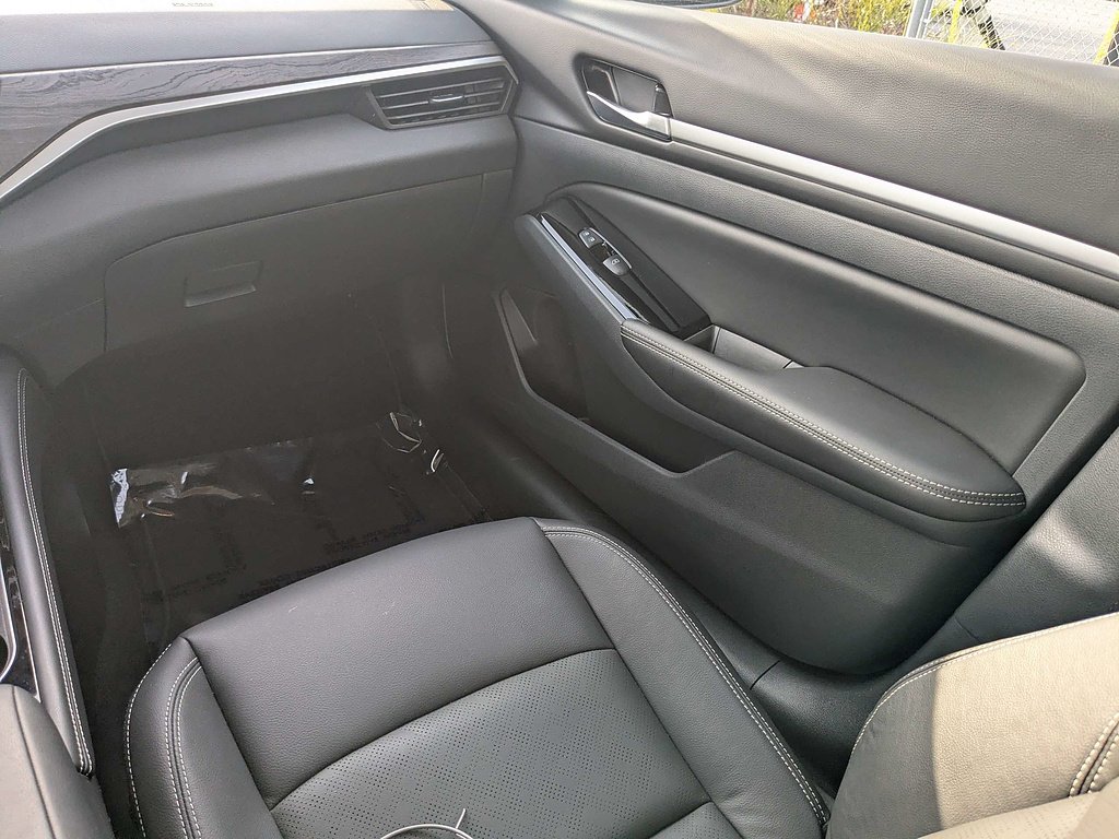 Used 2025  Nissan 2.5 SL image 16