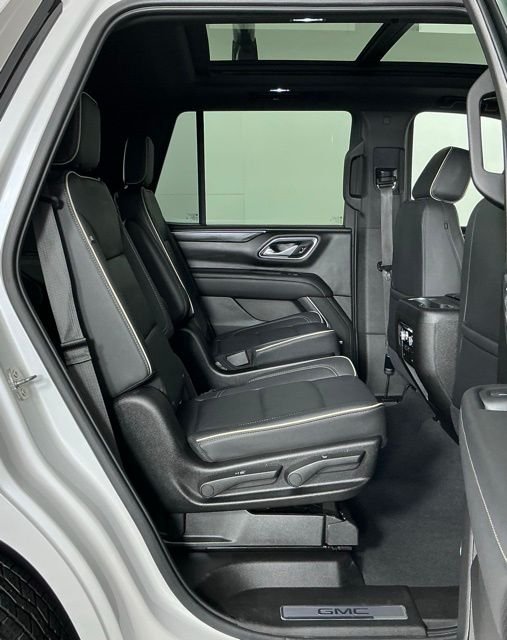 Used 2021 White Frost Tricoat GMC SLT image 29