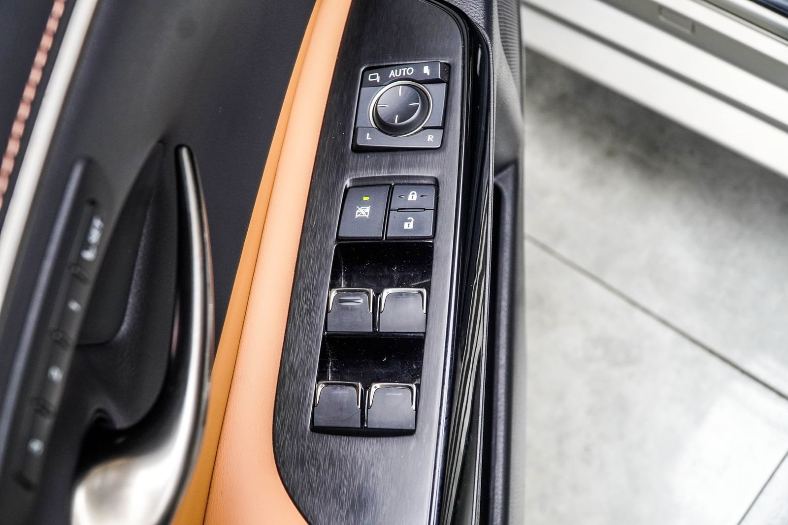 Used 2023 Beige Lexus 350 image 37