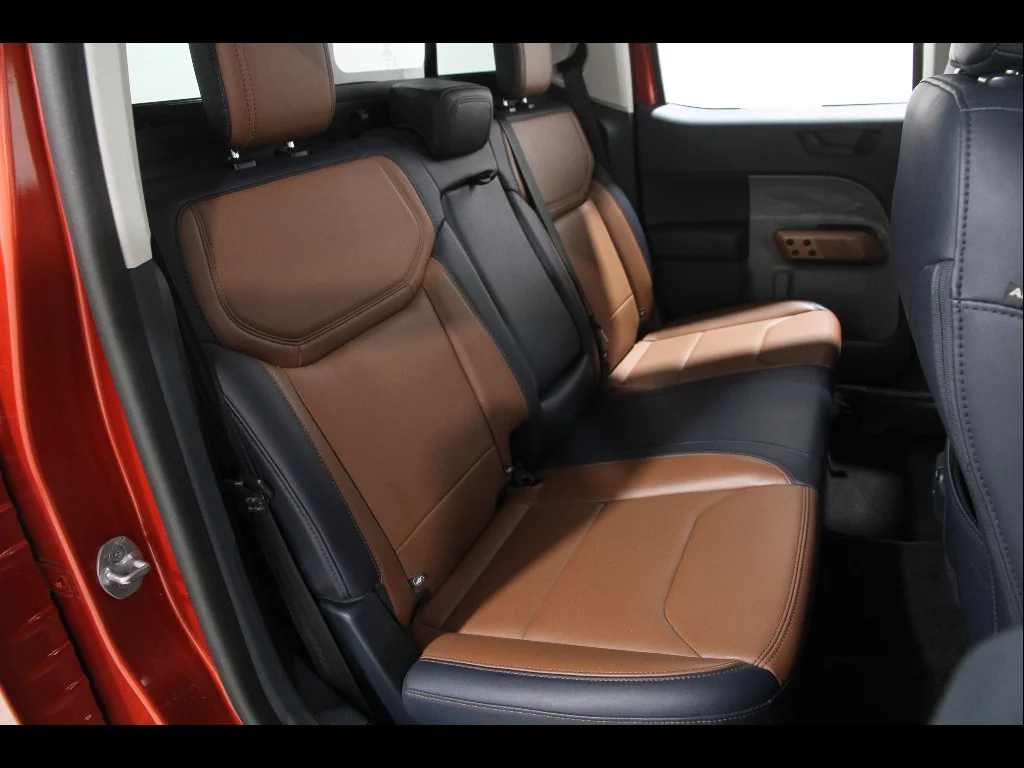 Used 2022 Hot Pepper Red Metallic Tinted Clearcoat Ford Lariat image 18