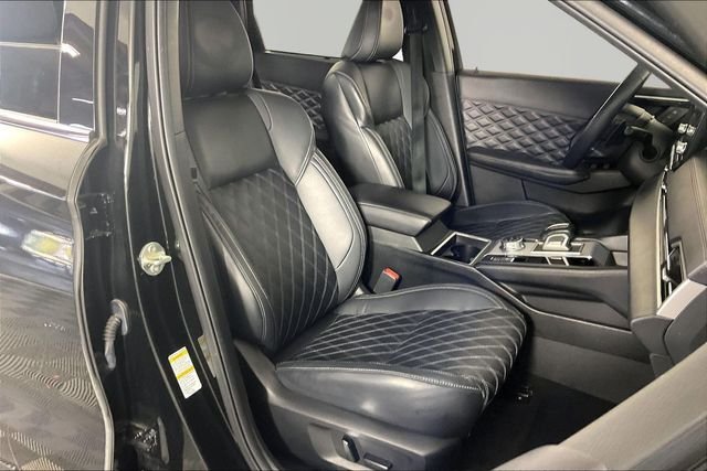 Used 2023 Black Mitsubishi  image 28