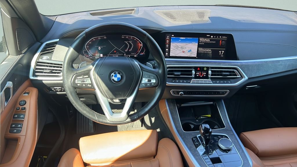 Used 2022 Green BMW sDrive40i image 12