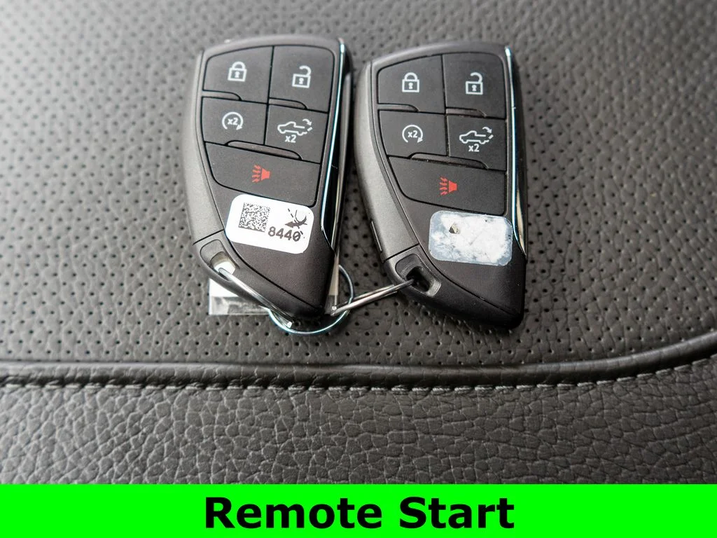 Used 2023 White GMC Denali image 30