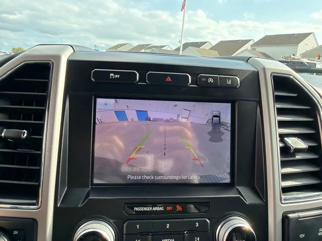 Used 2020 White Ford Lariat image 34