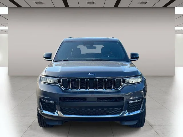 New 2025 Baltic Gray Metallic Clear-Coat Exterior Paint Jeep Limited image 9