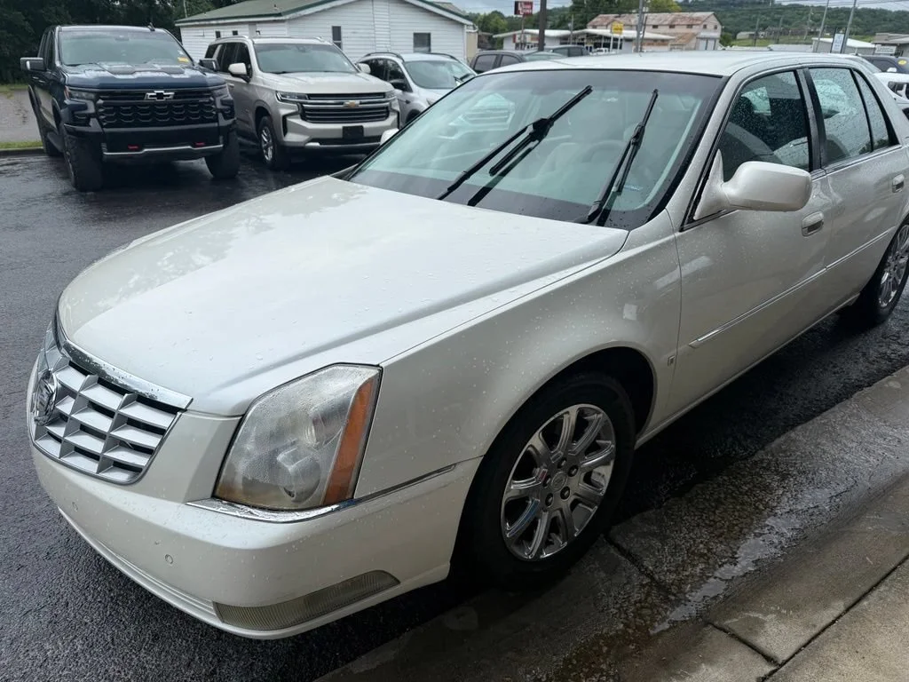Used 2008 WHITE DIAMOND TRICOAT Cadillac w/1SC image 1
