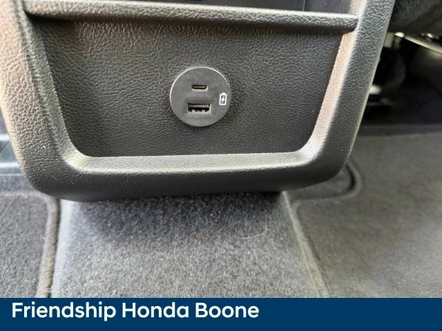 Used 2022 Black Ford SE image 32