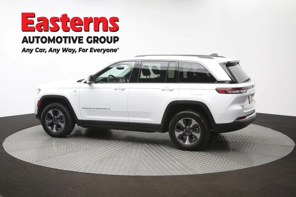 Used 2022 White Jeep 4xe image 65