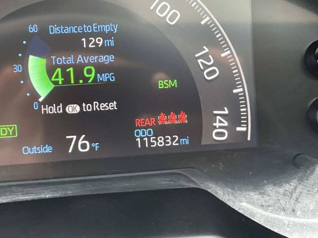 Used 2024 Gray Toyota XLE Premium image 29