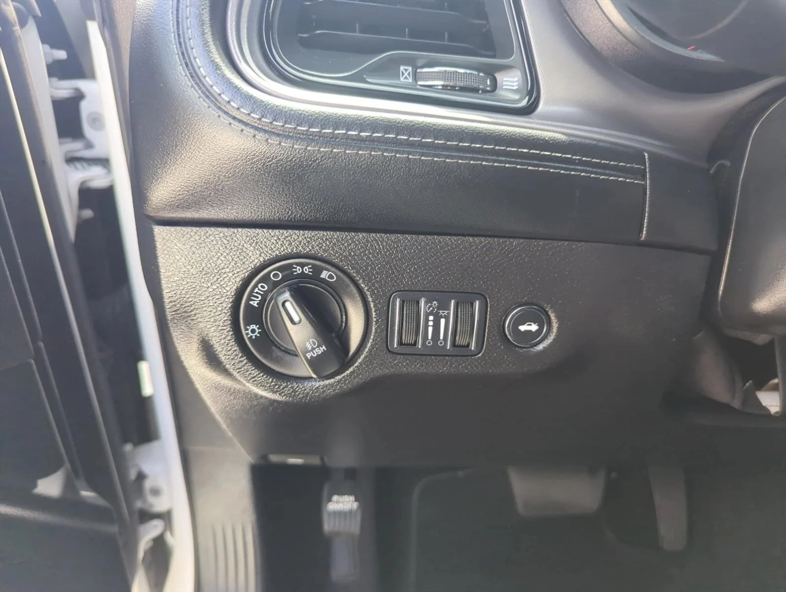 Used 2023 White Knuckle Clearcoat Dodge R/T image 25