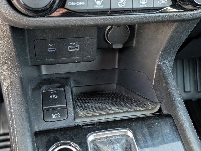 Used 2021 Black Nissan SV Xtronic CVT image 14
