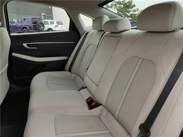 Used 2024 Red Hyundai SEL Front-Wheel Drive image 9