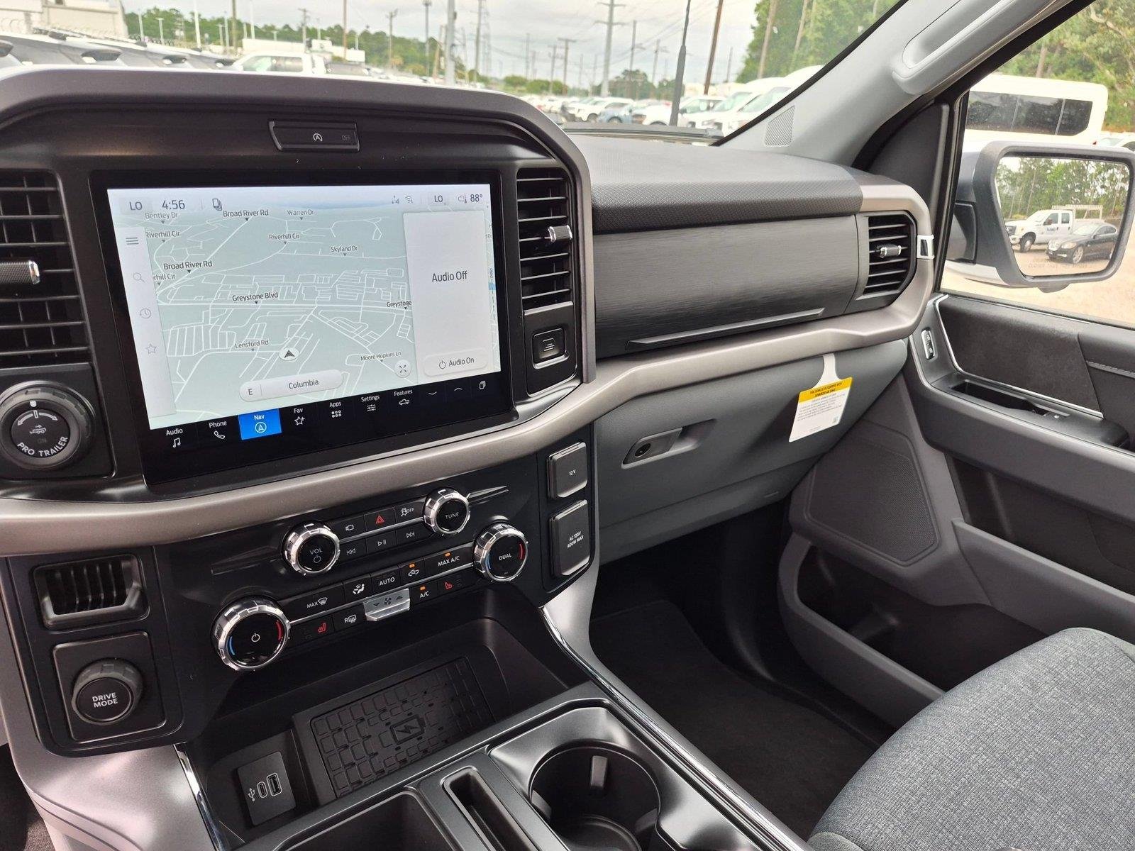 New 2026 Oxford White Ford XLT image 19
