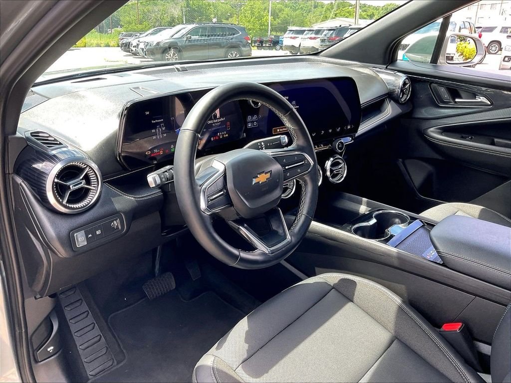 Used 2024 Gray Chevrolet LT image 8