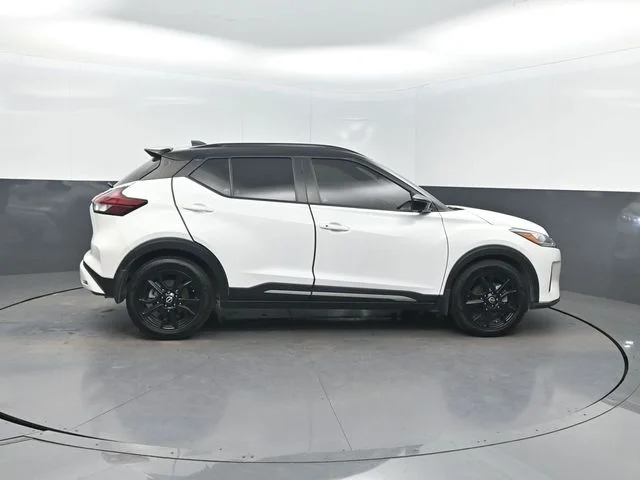 Used 2023 White Nissan SR image 38