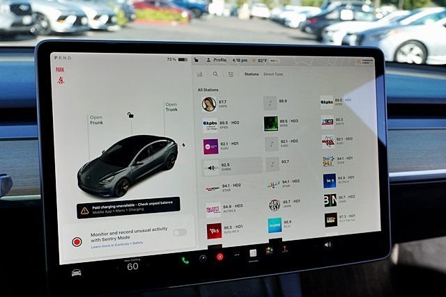 Used 2021  Tesla Standard Range Plus image 25