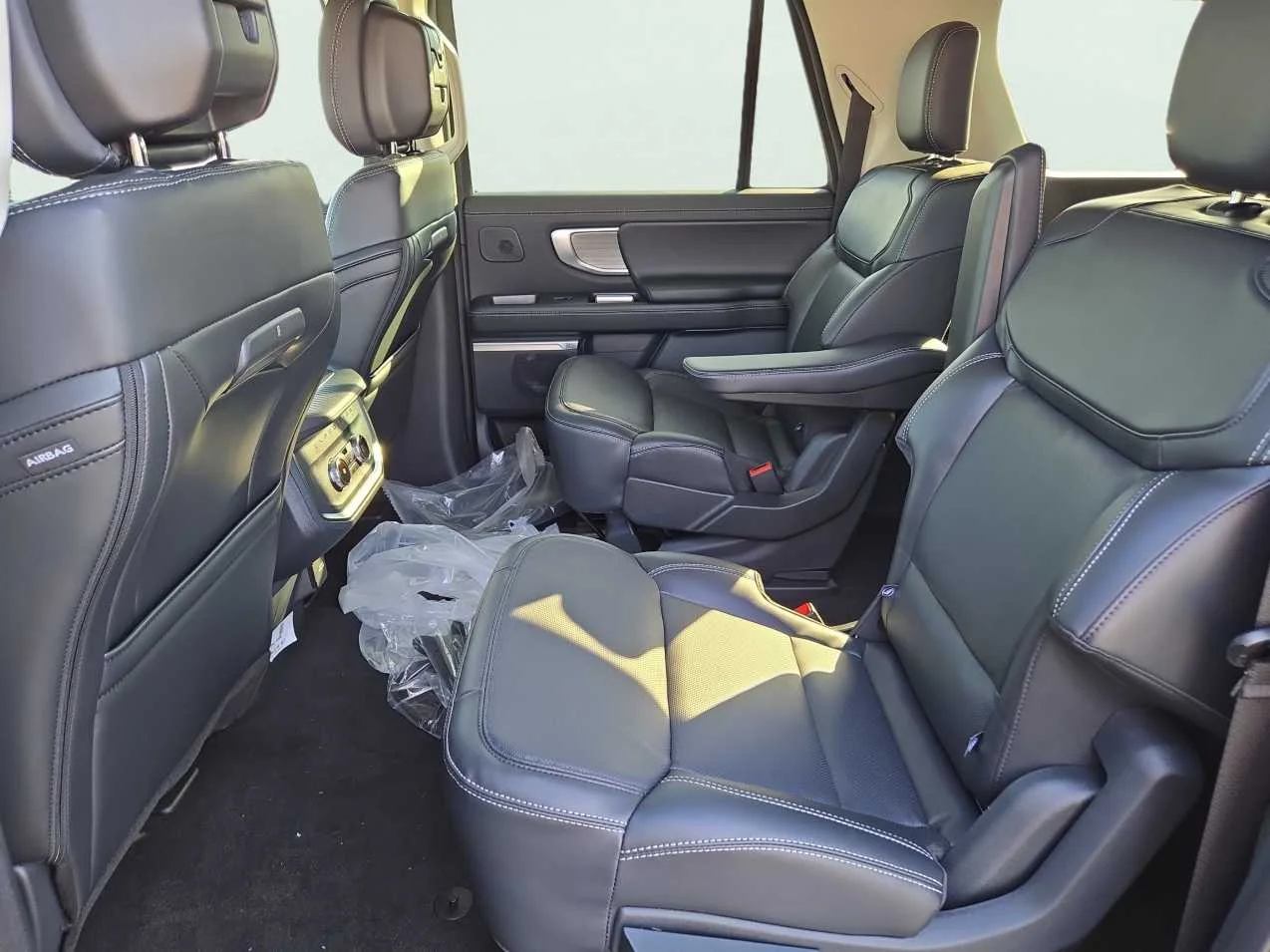 New 2027 Glacier Gray Metallic Tri-Coat Ford MAX Platinum image 24