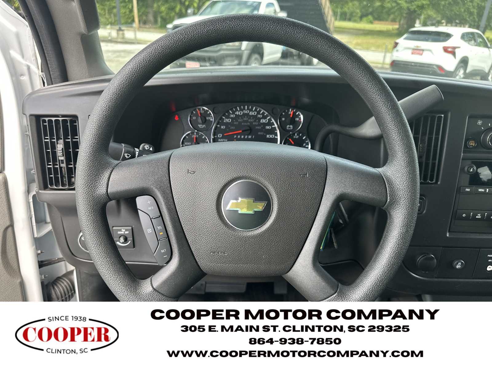 Used 2025 Summit White Chevrolet LS image 26