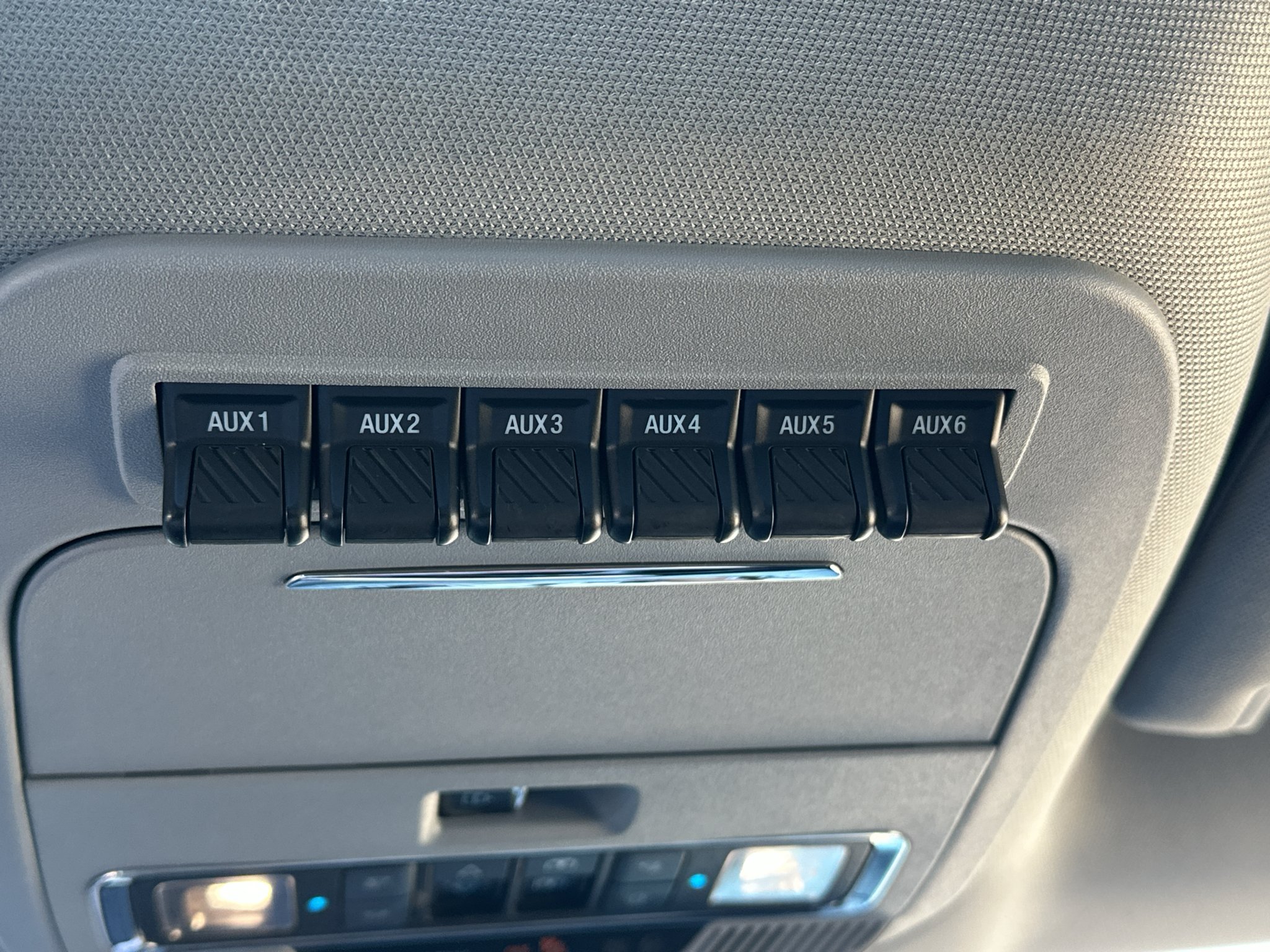 Used 2024 Glacier Gray Ford LARIAT image 30