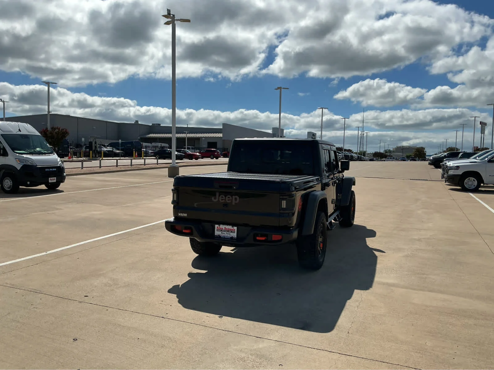 Used 2023 Black Clearcoat Jeep Mojave image 6