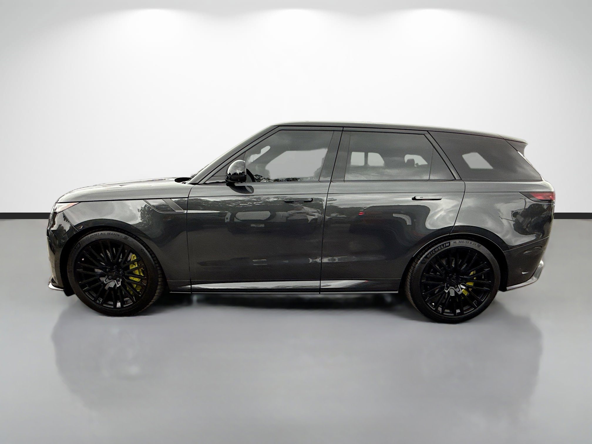 Used 2026 Gray Land Rover SV Carbon image 2