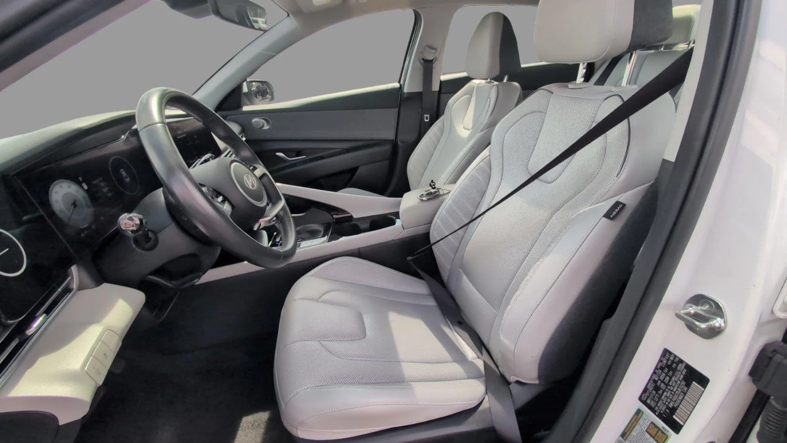 Used 2024 Serenity White Hyundai Limited image 18