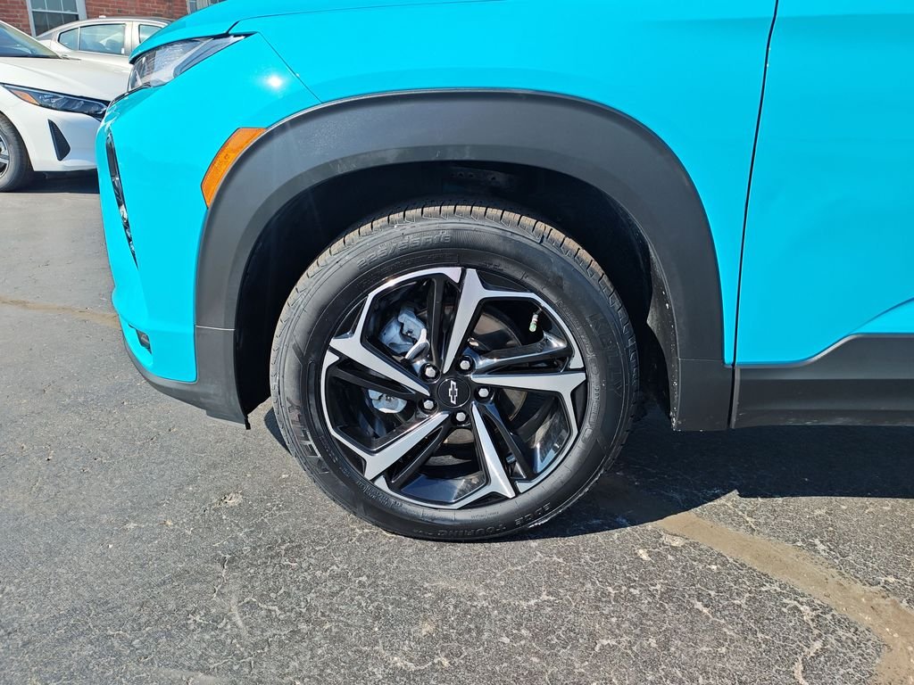 Used 2021 Green Chevrolet RS image 10