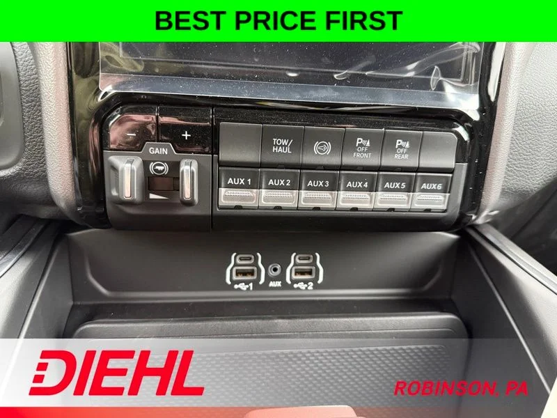 New 2026 Diamond Black Crystal Pearl-Coat Exterior Paint RAM Big Horn image 31