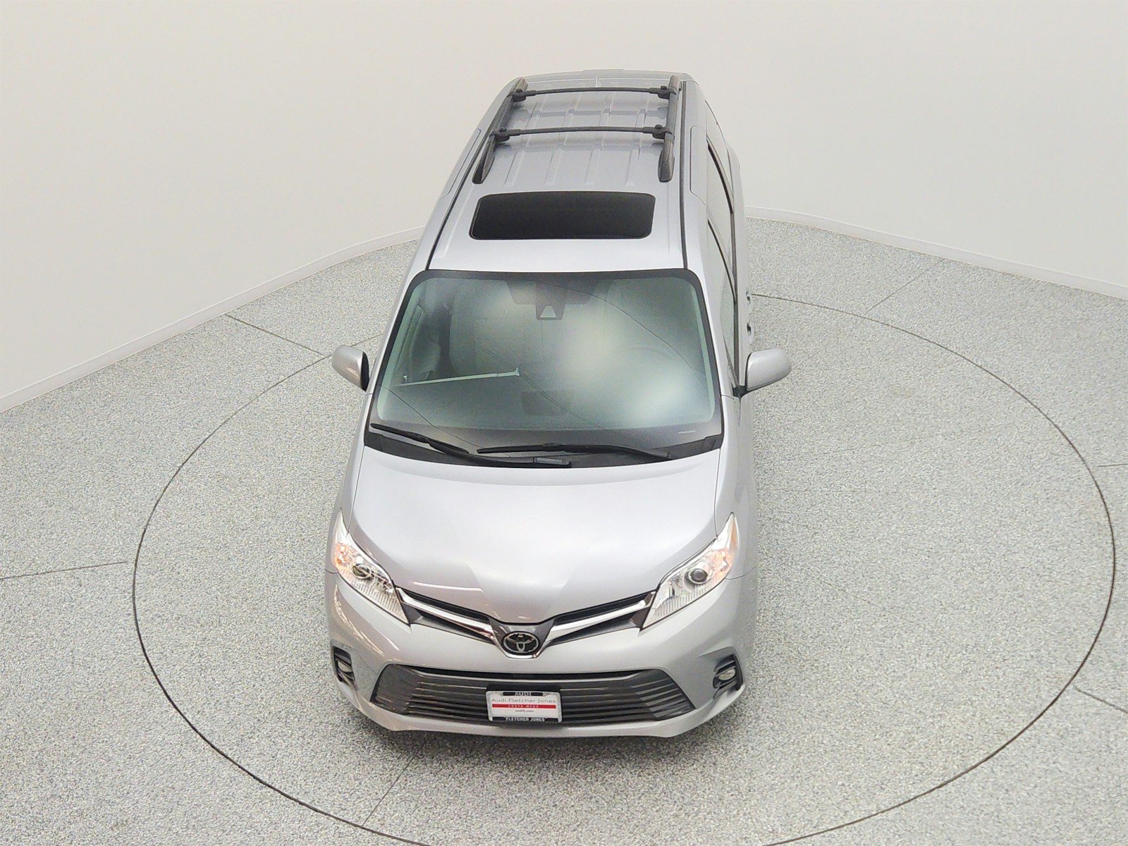 Used 2018 Silver Sky Metallic Toyota XLE Premium image 23