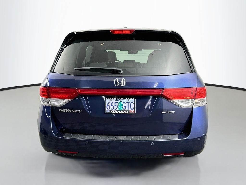 Used 2014 Obsidian Blue Pearl Honda Touring image 7