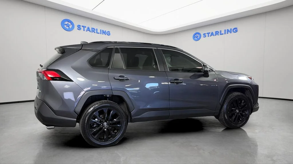 2020 Toyota RAV4 XLE Premium - Photo 11