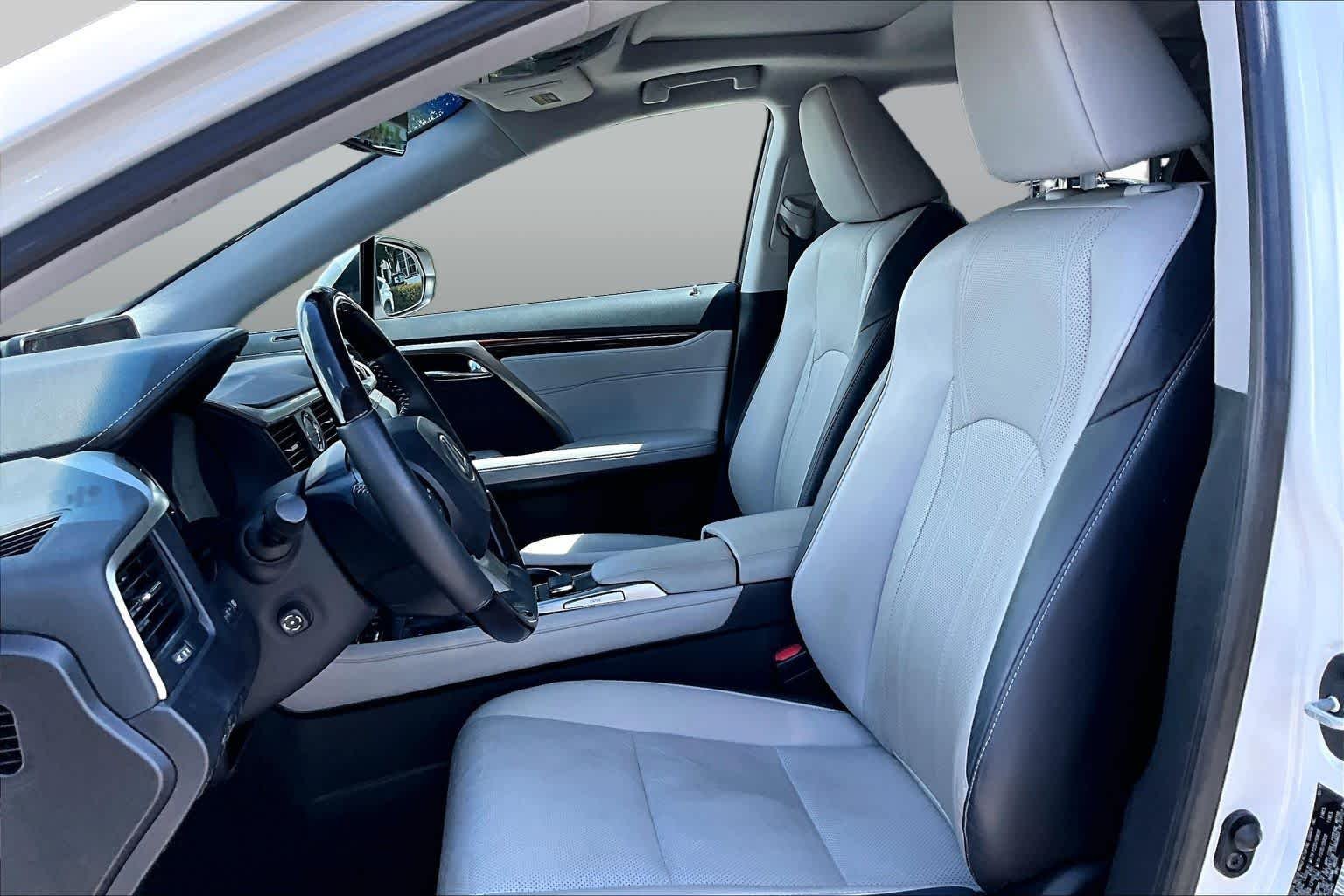 Used 2019 Eminent White Pearl Lexus  image 8