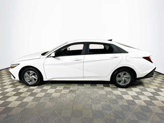 New 2026 White Hyundai SE image 6