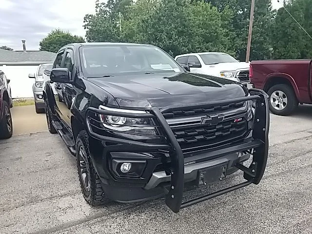 Used 2022 Black Chevrolet Z71 image 5