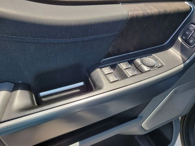 Used 2022 White Ford Lariat image 17